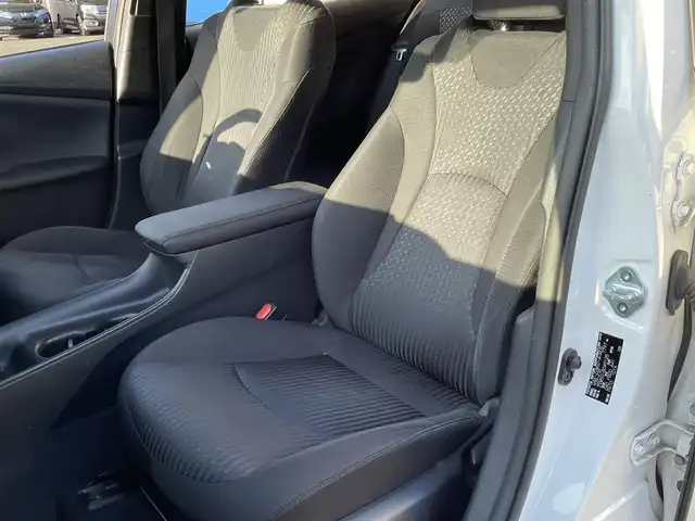 トヨタ プリウス S 千葉県 2016(平28)年 11.2万km スーパーホワイトⅡ (株)IDOMが運営する【じしゃロン柏店】の自社ローン対象車両になります。こちらは現金ご利用時の価格です。/自社ローンご希望の方は別途その旨お申付け下さい。い//禁煙車/SDワンセグナビ/（CD/AM/FMラジオ/バックカメラ）/(Bluetooth)/スマートキー/プッシュスタート/バックカメラ/ＥＴＣ/ステアリングリモコン/電動格納ドアミラー/パワーウインドウ/オートライト/横滑り防止装置