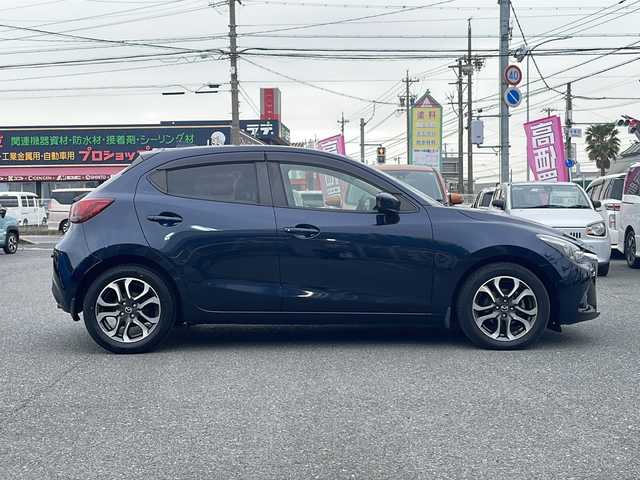 マツダ デミオ XD ツーリング 愛知県 2016(平28)年 15.1万km ディープクリスタルブルーマイカ /メーカーナビ(BT/USB/CD/DVD/フルセグTV)//バックカメラ//アクティブドライビングディスプレイ//前方ドライブレコーダー(セルスター CSD-570FH)//ETC//横滑り防止装置//i-stop(アイドリングストップ)//パドルシフト//オートライト//プッシュスタート//フォグランプ//純正フロアマット//ドアバイザー//取扱説明書