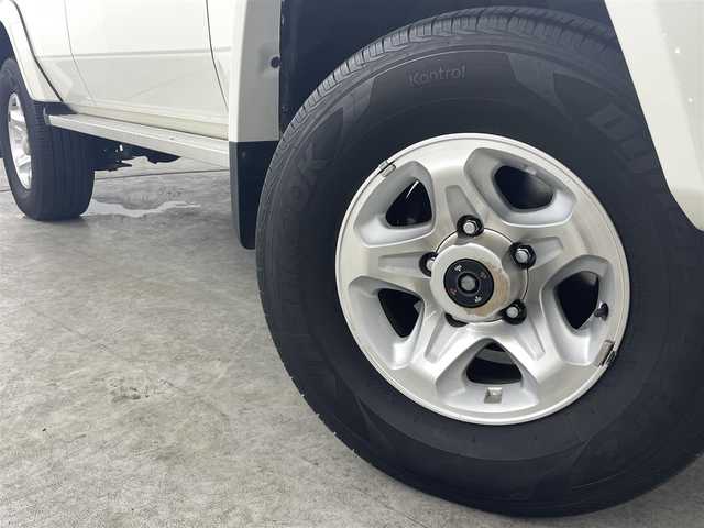トヨタ ランドクルーザー 福島県 2015(平27)年 4万km ホワイト ０ｔｈアニバーサリー　/パートタイム４ＷＤ　/社外ナビ　/型番:AVIC-RW89/ＥＴＣ　/フェンダーミラー　/デフロック　/ハーフレザーシート　/純正フロアマット/取扱説明書　/・保証書　/ＨＩＤライト　/・フォグライト　/リモコンキー/・レベライザー/純正16INAW