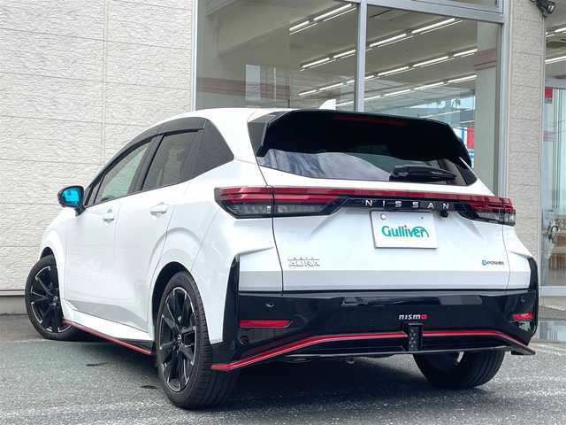 日産 オーラ ニスモ 埼玉県 2023(令5)年 1.4万km ピュアホワイトパール /ワンオーナー//純正メモリナビ//フルセグTV//全方位カメラ//プロパイロット//クルーズコントロール//ビルトインETC2.0//スマートキー×2//LEDヘッドライト//前2席シートヒーター//ステアリングヒーター//エマージェンシーブレーキ//ハンドル支援//側方支援/後側方支援//クリアランスソナー//W.サイドエアバッグ//カーテン.ニーエアバッグ//ABS/横滑り防止装置//インテリジェントルームミラー//ドライブレコーダー//前後LEDフォグ//革巻きステアリング//オートライト//プライバシーガラス//ドアバイザー//純正17インチAW//新車時保証書//取扱説明書//ナビ取説