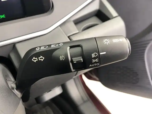 日産 ノート X 愛知県 2021(令3)年 4.5万km バーガンディー 純正9インチワイドディスプレイオーディオ/フルセグTV/USBポート/ドライブレコーダー/デジタルインナーミラー/ワイヤレス充電器/ステアリングリモコン/プロパイロット/インテリジェントエマージェンシーブレーキ/踏み間違い衝突防止アシスト/車線逸脱警報/ビークルダイナミクスコントロール/全方位運転支援システム/レーダークルーズコントロール/BSM/ビルトインETC/取扱説明書/スマートキー