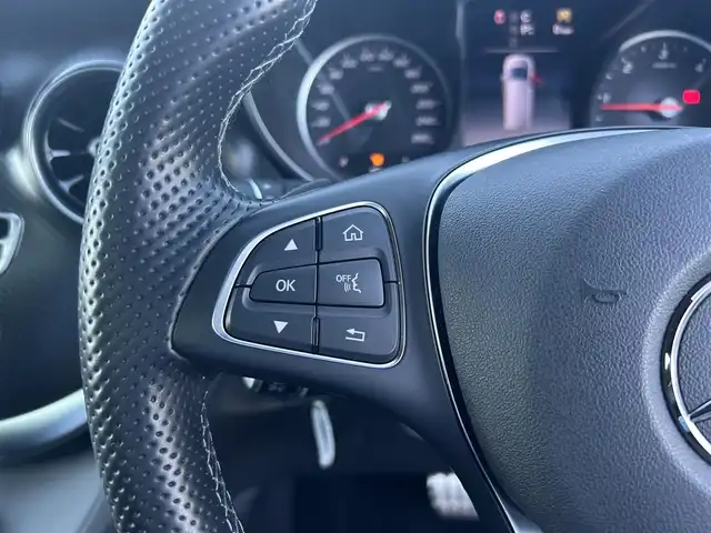メルセデス・ベンツ Ｖ２２０ d AVG ロング AMGライン 滋賀県 2020(令2)年 1.9万km ロッククリスタルホワイト パノラマスライディングルーフ/純正メモリナビ/【フルセグTV/BT】/リアエンターテイメントシステム/360°カメラ/ETC2.0/ドライブレコーダー/Burmesterサウンドシステム/両側パワースライドドア/電動リアゲート/ルーフレール/本革レザーシート（黒）/シートヒーター/アクティブブレーキアシスト/ブラインドスポットアシスト/レーンキープアシスト/純正フロアマット