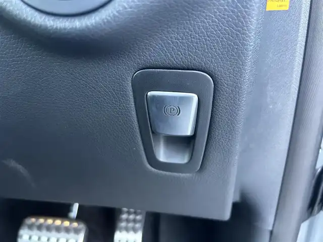メルセデス・ベンツ Ｖ２２０ d AVG ロング AMGライン 滋賀県 2020(令2)年 1.9万km ロッククリスタルホワイト パノラマスライディングルーフ/純正メモリナビ/【フルセグTV/BT】/リアエンターテイメントシステム/360°カメラ/ETC2.0/ドライブレコーダー/Burmesterサウンドシステム/両側パワースライドドア/電動リアゲート/ルーフレール/本革レザーシート（黒）/シートヒーター/アクティブブレーキアシスト/ブラインドスポットアシスト/レーンキープアシスト/純正フロアマット