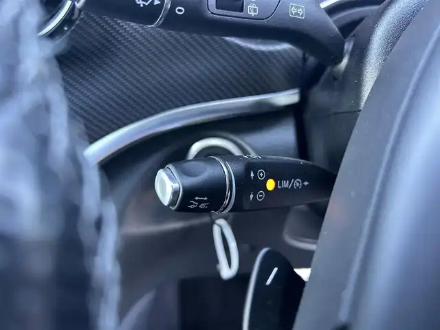 メルセデス・ベンツ Ｖ２２０ d AVG ロング AMGライン 滋賀県 2020(令2)年 1.9万km ロッククリスタルホワイト パノラマスライディングルーフ/純正メモリナビ/【フルセグTV/BT】/リアエンターテイメントシステム/360°カメラ/ETC2.0/ドライブレコーダー/Burmesterサウンドシステム/両側パワースライドドア/電動リアゲート/ルーフレール/本革レザーシート（黒）/シートヒーター/アクティブブレーキアシスト/ブラインドスポットアシスト/レーンキープアシスト/純正フロアマット