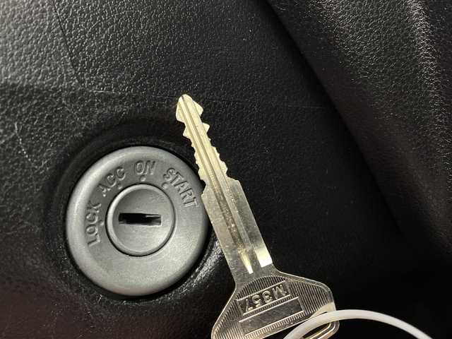 ダイハツ エッセ VS メモリアルエディション 新潟県 2008(平20)年 5.9万km ブライトシルバーメタリック 社外オーディオ/　　CD/MD/FM/AM/サマータイヤ車載/エアコン/スペアキー2本/純正フロアマット/保証書/取扱説明書