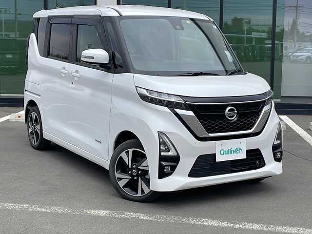 日産 ルークス ハイウェイスター Gターボ 道東・釧路十勝 2022(令4)年 1.5万km ホワイトパール ・4WD/・社外SDナビ/（ワンセグ FM AM CD DVD AUX BT）/・全方位カメラ/バックカメラ/・片側パワースライドドア/・ハンズフリーオートスライドドア/・エマージェンシーブレーキ/・車線逸脱警報/・先行車発進お知らせ/・速度標識表示/・ふらつき警報/・ビーグルダイナミクスコントロール/・LEDヘッドライト/・フォグライト/・オートライト/・オートマチックハイビーム/・ヘッドライトレベライザー/・コーナーセンサー/・ステアリングスイッチ/・電格ウィンカーミラー/・スマートキー