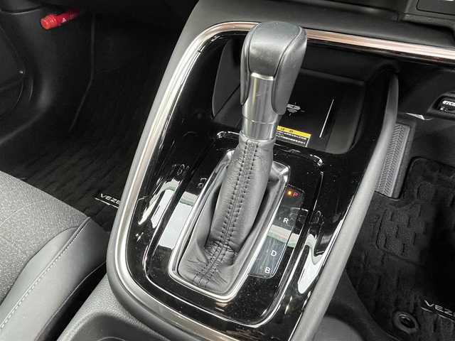 ホンダ ヴェゼル ハイブリッド e:HEV Z 青森県 2021(令3)年 2.4万km クリスタルブラックパール ・４WD/・ホンダセンシング/・寒冷地仕様/・純正ディスプレイオーディオ/　BT＆USB＆TV/・バックカメラ/・ハーフレザーシート/・パワーバックドア/・置くだけ充電/・コーナーセンサー/・レーンキープアシスト/・レーダークルーズコントロール/・ワイパ熱線/・ブラインドスポットモニター/・オートエアコン/・オートライト/・ミラーヒーター/・プッシュスタート/・スマートキー/・パドルシフト/・ドライブレコーダー/・純正フロアマット/・ウィンカーミラー/・フォグライト