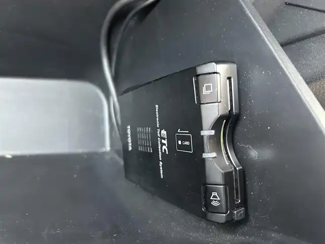 ホンダ ヴェゼル ハイブリッド Z 広島県 2015(平27)年 8.1万km ホワイトオーキッドパール 禁煙車/パドルシフト/純正17インチAW/純正SDナビ/(BT/DVD/CD/AUX/USB/iPod)/フルセグテレビ/バックカメラ/クルーズコントロール/プッシュスタート/オートライト/純正LEDヘッドライト/純正フロアマット/フォグランプ/スペアキー