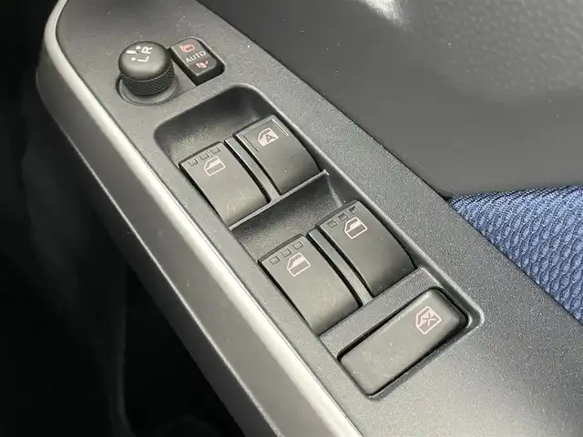 トヨタ ルーミー カスタムG－T 千葉県 2019(令1)年 8.9万km パールホワイトⅢ 純正ナビ/フルセグＴＶ/バックカメラ/両側パワースライドドア/ビルトインＥＴＣ/前席シートヒーター/ステアリングスイッチ/クルーズコントロール/衝突被害軽減ブレーキ/オートライト/オートハイビーム/コーナーセンサー/プッシュスタート/スマートキー