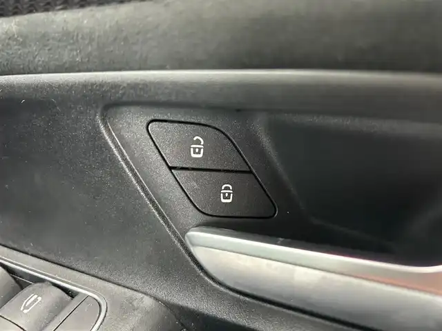 メルセデス・ベンツ Ｍ・ベンツ ＧＬＢ２００ｄ 4マチック AMGライン 石川県 2023(令5)年 2.6万km 黒 衝突軽減ブレーキ/アダプティブクルーズコントロール/ブラインドスポットモニター/レーンキープアシスト/純正ナビ/フルセグTV/360カメラ/クリアランスソナー/オートマチックテールゲート/アンビエントライト