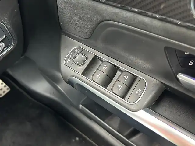 メルセデス・ベンツ Ｍ・ベンツ ＧＬＢ２００ｄ 4マチック AMGライン 石川県 2023(令5)年 2.6万km 黒 衝突軽減ブレーキ/アダプティブクルーズコントロール/ブラインドスポットモニター/レーンキープアシスト/純正ナビ/フルセグTV/360カメラ/クリアランスソナー/オートマチックテールゲート/アンビエントライト