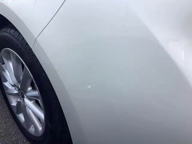 トヨタ カローラ ハイブリット S 鹿児島県 2020(令2)年 3.2万km ホワイトパールクリスタルシャイン ワンオーナー/禁煙車/プッシュスタート/純正ナビ/TV/バックカメラ/ビルトインETC/レーダーブレーキ/レーダークルーズコントロール/ブラインドスポットモニター/ドライブレコーダー/電動パーキング/レーンキープアシスト