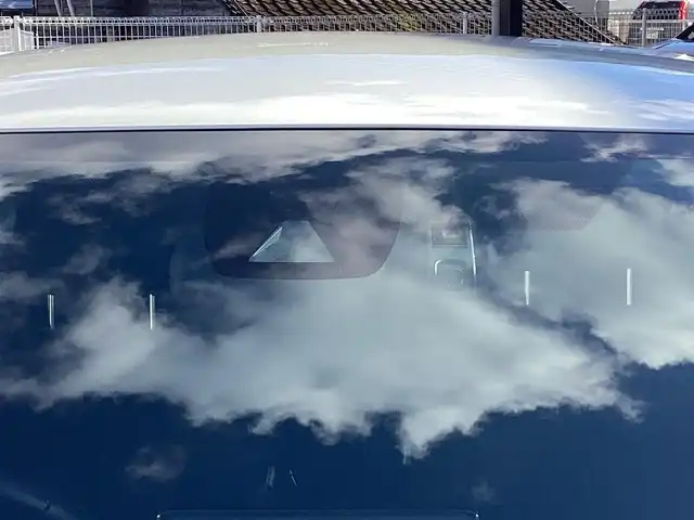 トヨタ カローラ ハイブリット S 鹿児島県 2020(令2)年 3.2万km ホワイトパールクリスタルシャイン ワンオーナー/禁煙車/プッシュスタート/純正ナビ/TV/バックカメラ/ビルトインETC/レーダーブレーキ/レーダークルーズコントロール/ブラインドスポットモニター/ドライブレコーダー/電動パーキング/レーンキープアシスト