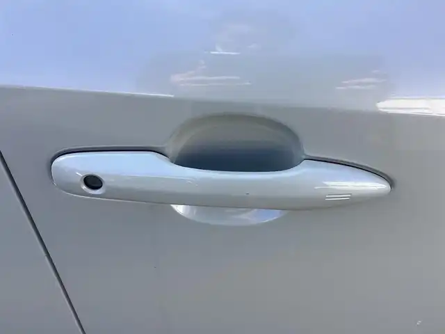 トヨタ カローラ ハイブリット S 鹿児島県 2020(令2)年 3.2万km ホワイトパールクリスタルシャイン ワンオーナー/禁煙車/プッシュスタート/純正ナビ/TV/バックカメラ/ビルトインETC/レーダーブレーキ/レーダークルーズコントロール/ブラインドスポットモニター/ドライブレコーダー/電動パーキング/レーンキープアシスト