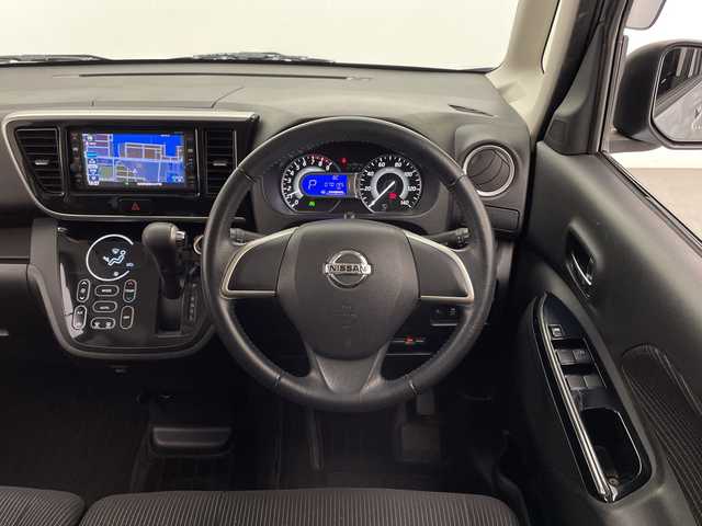 日産 デイズ ルークス ハイウェイスターX Gパッケージ 滋賀県 2017(平29)年 7.1万km クールシルバー エマージェンシーブレーキ/純正ナビTV/（MJ117D-W/CD/Bluetooth/フルセグTV)/純正キセノンオートライト/純正フォグ/純正15インチアルミ/純正フロアマット/両側電動スライドドア/オートマチックハイビーム/オートエアコン/インテリジェントキー/プッシュエンジンスタート/スペアキー/新車時保証書/取扱い説明書