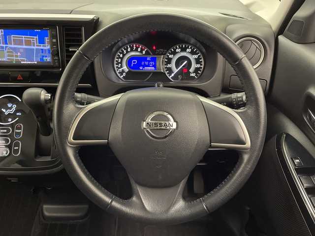 日産 デイズ ルークス ハイウェイスターX Gパッケージ 滋賀県 2017(平29)年 7.1万km クールシルバー エマージェンシーブレーキ/純正ナビTV/（MJ117D-W/CD/Bluetooth/フルセグTV)/純正キセノンオートライト/純正フォグ/純正15インチアルミ/純正フロアマット/両側電動スライドドア/オートマチックハイビーム/オートエアコン/インテリジェントキー/プッシュエンジンスタート/スペアキー/新車時保証書/取扱い説明書