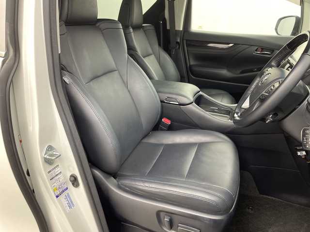 トヨタ アルファード S Cパッケージ 三重県 2019(令1)年 4.2万km ホワイトパールクリスタルシャイン /禁煙車//アルパイン9インチナビ//アルパインフリップダウンモニター//サンルーフ//トヨタセーフティセンス//プリクラッシュセーフティ//オートマチックハイビーム//レーダークルーズコントロール//レーントレーシングアシスト//バックカメラ//ステアリングヒーター//前席パワーシート（運転席メモリ付き）//前席ベンチレーション//前席シートヒーター//オットマン//電子パーキング/パワーバックドア//前方ドライブレコーダー//革巻きステアリング//ステアリングスイッチ//LEDヘッドライト//オートライト