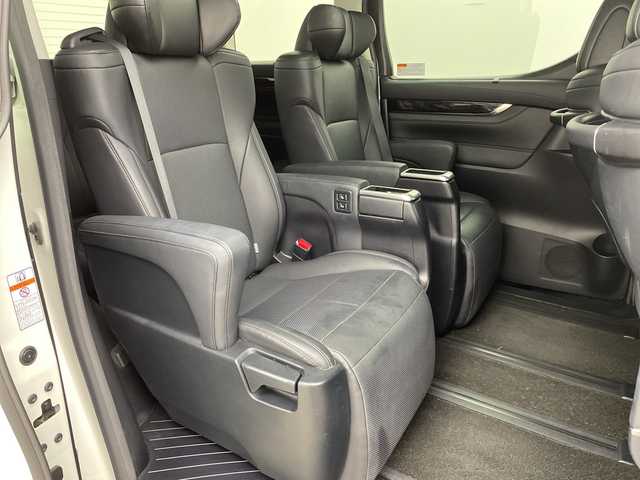 トヨタ アルファード S Cパッケージ 三重県 2019(令1)年 4.2万km ホワイトパールクリスタルシャイン /禁煙車//アルパイン9インチナビ//アルパインフリップダウンモニター//サンルーフ//トヨタセーフティセンス//プリクラッシュセーフティ//オートマチックハイビーム//レーダークルーズコントロール//レーントレーシングアシスト//バックカメラ//ステアリングヒーター//前席パワーシート（運転席メモリ付き）//前席ベンチレーション//前席シートヒーター//オットマン//電子パーキング/パワーバックドア//前方ドライブレコーダー//革巻きステアリング//ステアリングスイッチ//LEDヘッドライト//オートライト