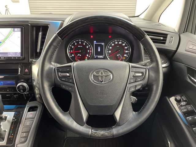 トヨタ アルファード S Cパッケージ 三重県 2019(令1)年 4.2万km ホワイトパールクリスタルシャイン /禁煙車//アルパイン9インチナビ//アルパインフリップダウンモニター//サンルーフ//トヨタセーフティセンス//プリクラッシュセーフティ//オートマチックハイビーム//レーダークルーズコントロール//レーントレーシングアシスト//バックカメラ//ステアリングヒーター//前席パワーシート（運転席メモリ付き）//前席ベンチレーション//前席シートヒーター//オットマン//電子パーキング/パワーバックドア//前方ドライブレコーダー//革巻きステアリング//ステアリングスイッチ//LEDヘッドライト//オートライト