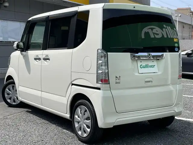 ホンダ Ｎ ＢＯＸ G SSパッケージ 千葉県 2017(平29)年 1.7万km プレミアムホワイトパールⅡ ワンオーナー/純正ナビ/ワンセグTV/CD/Blue Tooth/D/N席シートヒーター/両側パワスラドア/ビルトインETC/電動格納ミラー/後席ロールシェード/前席背面テーブル/後席スピーカー/チップアップシート/キセノンヘッドライト/バックカメラ/取説/保証書/Ｒ６ディーラー記録簿