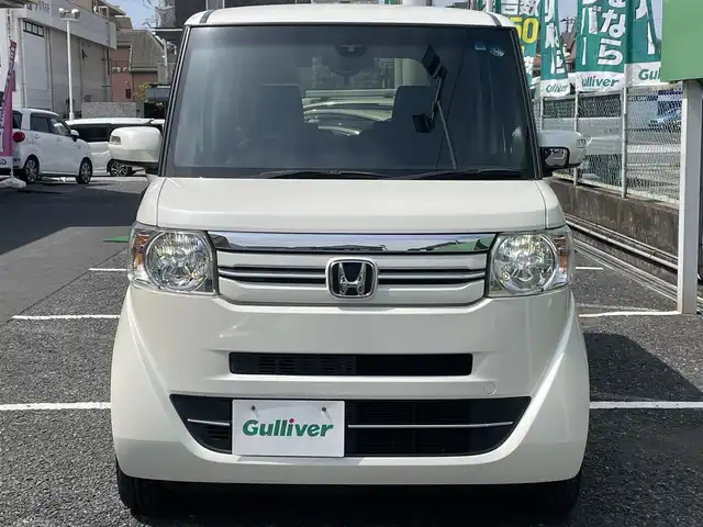 ホンダ Ｎ ＢＯＸ G SSパッケージ 千葉県 2017(平29)年 1.7万km プレミアムホワイトパールⅡ ワンオーナー/純正ナビ/ワンセグTV/CD/Blue Tooth/D/N席シートヒーター/両側パワスラドア/ビルトインETC/電動格納ミラー/後席ロールシェード/前席背面テーブル/後席スピーカー/チップアップシート/キセノンヘッドライト/バックカメラ/取説/保証書/Ｒ６ディーラー記録簿