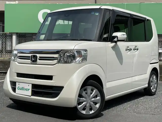 ホンダ Ｎ ＢＯＸ G SSパッケージ 千葉県 2017(平29)年 1.7万km プレミアムホワイトパールⅡ ワンオーナー/純正ナビ/ワンセグTV/CD/Blue Tooth/D/N席シートヒーター/両側パワスラドア/ビルトインETC/電動格納ミラー/後席ロールシェード/前席背面テーブル/後席スピーカー/チップアップシート/キセノンヘッドライト/バックカメラ/取説/保証書/Ｒ６ディーラー記録簿