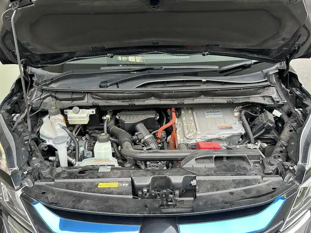 日産 セレナ e－パワー ハイウェイスター V 福島県 2018(平30)年 9.6万km ダイヤモンドブラック 登録時走行距離：95/283km/ディーラー純正SDナビ/（フルセグTV/CD/DVD/AM/FM/BT接続）/クルーズコントロール/ステアリングスイッチ/ステアリングヒーター/両側パワースライドドア/コーナーセンサー/電格ミラー/ウィンカーミラー/ドライブレコーダー/ETC/駐車支援システム/アラウンドビューモニター/バックカメラ/純正フロアマット/HIDヘッドライト/フォグランプ/スペアキー/デュアルエアコン/横滑り防止装置/衝突被害軽減ブレーキ/社外AW/保証書/取扱説明書