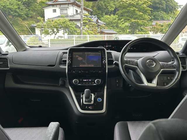 日産 セレナ e－パワー ハイウェイスター V 福島県 2018(平30)年 9.6万km ダイヤモンドブラック 登録時走行距離：95/283km/ディーラー純正SDナビ/（フルセグTV/CD/DVD/AM/FM/BT接続）/クルーズコントロール/ステアリングスイッチ/ステアリングヒーター/両側パワースライドドア/コーナーセンサー/電格ミラー/ウィンカーミラー/ドライブレコーダー/ETC/駐車支援システム/アラウンドビューモニター/バックカメラ/純正フロアマット/HIDヘッドライト/フォグランプ/スペアキー/デュアルエアコン/横滑り防止装置/衝突被害軽減ブレーキ/社外AW/保証書/取扱説明書