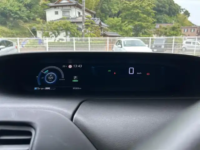 日産 セレナ e－パワー ハイウェイスター V 福島県 2018(平30)年 9.6万km ダイヤモンドブラック 登録時走行距離：95/283km/ディーラー純正SDナビ/（フルセグTV/CD/DVD/AM/FM/BT接続）/クルーズコントロール/ステアリングスイッチ/ステアリングヒーター/両側パワースライドドア/コーナーセンサー/電格ミラー/ウィンカーミラー/ドライブレコーダー/ETC/駐車支援システム/アラウンドビューモニター/バックカメラ/純正フロアマット/HIDヘッドライト/フォグランプ/スペアキー/デュアルエアコン/横滑り防止装置/衝突被害軽減ブレーキ/社外AW/保証書/取扱説明書