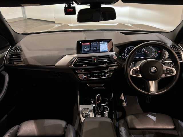 ＢＭＷ Ｘ３ xDrive20d Mスポーツ 新潟県 2018(平30)年 5.2万km サファイアブラックP トップ・ビューカメラ/ドライビングアシストプラス/アダプティブクルーズコントロール/ヘッドアップディスプレイ/HDDナビゲーション/(CD/DVD/Bluetooth/USB/フルセグTV)/パドルシフト/LEDヘッドライト/アダプティブヘッドライト/インテリジェントセーフティ/衝突警告システム/歩行者警告システム/レーンキープアシスト/ステアリングサポート/車線変更警告システム/側面衝突警告/パーキングアシスト/ダイナミック・スタビリティ・コントロール/パワーシート/ETC/ドライブレコーダー/ワイヤレス充電/19インチアルミホイール