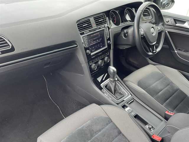 フォルクスワーゲン ゴルフ ヴァリアント TSIハイライン 福島県 2017(平29)年 8.1万km 黒 ワンオーナー/純正ナビ/・ＣＤ/・ＤＶＤ/・ＵＳＢ/・ＡＵＸ/・Ｂｌｕｅｔｏｏｔｈ/バックカメラ/クルーズコントロール/ビルトインＥＴＣ/ドライブレコーダー/オートホールド/純正フロアマット