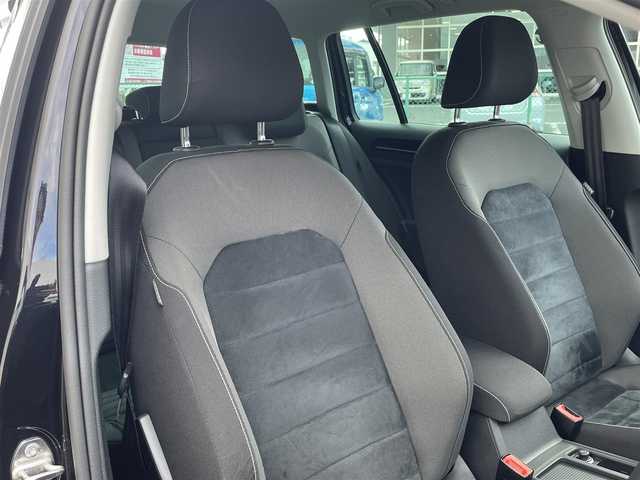 フォルクスワーゲン ゴルフ ヴァリアント TSIハイライン 福島県 2017(平29)年 8.1万km 黒 ワンオーナー/純正ナビ/・ＣＤ/・ＤＶＤ/・ＵＳＢ/・ＡＵＸ/・Ｂｌｕｅｔｏｏｔｈ/バックカメラ/クルーズコントロール/ビルトインＥＴＣ/ドライブレコーダー/オートホールド/純正フロアマット