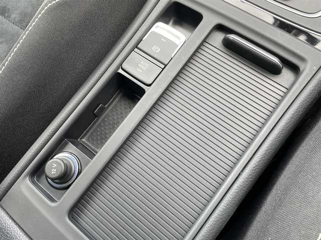 フォルクスワーゲン ゴルフ ヴァリアント TSIハイライン 福島県 2017(平29)年 8.1万km 黒 ワンオーナー/純正ナビ/・ＣＤ/・ＤＶＤ/・ＵＳＢ/・ＡＵＸ/・Ｂｌｕｅｔｏｏｔｈ/バックカメラ/クルーズコントロール/ビルトインＥＴＣ/ドライブレコーダー/オートホールド/純正フロアマット