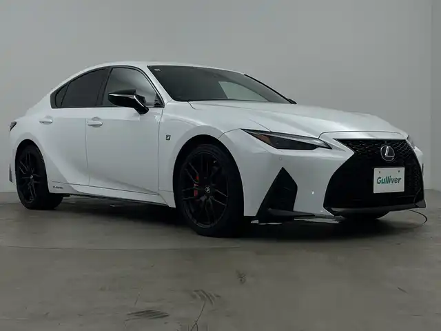 レクサス ＩＳ 300h Fスポーツ モードブラックS 鹿児島県 2021(令3)年 4.4万km ホワイトノーヴァガラスフレーク 純正ナビ/（BT/CD/DVD/フルセグTV/SD）/レクサスセーフティシステムプラス/・衝突軽減ブレーキ/・プリクラッシュセーフティ/・レーダークルーズコントロール/・レーンアシスト/・オートマチックハイビーム/・ブラインドスポットモニター/ムーンルーフ/三眼LEDヘッドライト/パノラミックビューモニター/ステアリングヒーター/パドルシフト/前席シートヒーター/エアシート/ハーフレザーシート/前席パワーシート/D席メモリー付き/ドライブレコーダー/純正19インチAW/純正フロアマット/ETC2.0