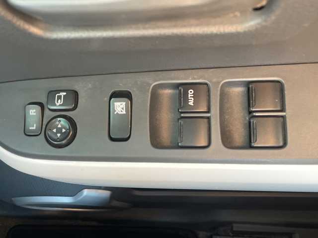 スズキ ハスラー G 道央・札幌 2015(平27)年 6.1万km クールカーキPM (株)IDOMが運営する【じしゃロン札幌豊平店】の自社ローン対象車両になります。こちらは現金ご利用時の価格です。自社ローンご希望の方は別途その旨お申付け下さい。/・４WD/・衝突軽減システム/・社外メモリナビ/ラジオ・ワンセグ・ＣＤ/・積込み夏タイヤ/・横滑り防止装置/・運転席シートヒーター/・社外エンジンスターター/・ダウンヒルアシストコントロール/・グリップアシスト/・ＥＴＣ/・電格ミラー/・取扱説明書/・保証書