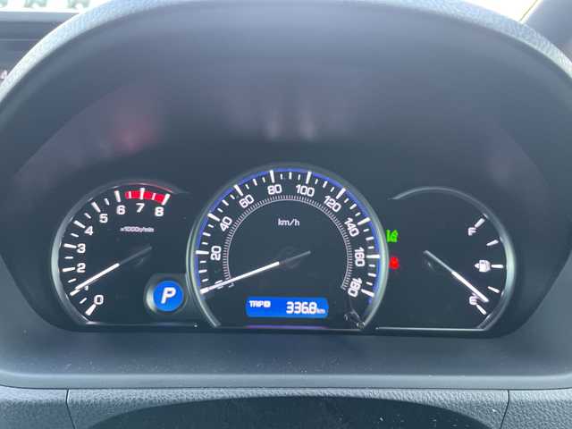 トヨタ エスクァイア Gi 道央・札幌 2017(平29)年 8.8万km ホワイトパールクリスタルシャイン ・4WD　/寒冷地仕様/・トヨタセーフティセンス/・プリクラッシュセーフティ/・アクティブクルーズコントロール/・レーンキープアシスト/・純正メモリナビ/・ＤＶＤ・ＣＤ・ＳＤ・ＢＴ/・フルセグＴＶ/バックカメラ/・黒レザーシート/・前席シートヒーター/・スマートキー/エンジンスターボタン/・両側パワースライドドア/・オートライト/オートハイビーム/・LEDヘッドライト/フォグライト/・前方ドラレコ