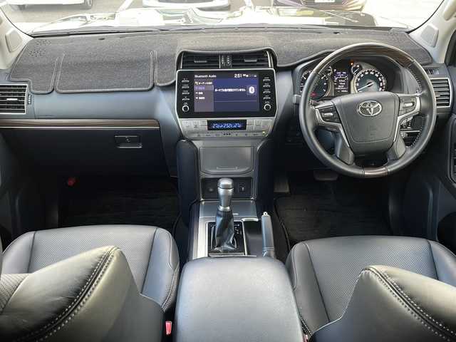 トヨタ ランドクルーザー プラド TX Lパッケージ 鳥取県 2023(令5)年 2万km ブラック ワンオーナー/7人乗り/WALD製20インチAW/サンルーフ/ブラックレザーシート/全方位カメラ/電子切替トランスファ/スマートキーx２個/ウッドコンビハンドル/メーカーナビゲーション/HDMI入力キッド/フルセグ・Bluetooth/TVキャンセラー/プリクラッシュセーフティ/レーンデパーチャー/レーダークルーズ/インテリソナー/オートハイビーム/前席パワーシート/サード電動格納シート/前席エアーシート/オートワイパー/オートライト/オートリトラクトミラー/LEDヘッドライト/LEDフォグ/ETCユニット/保証書・取説・スペアキー