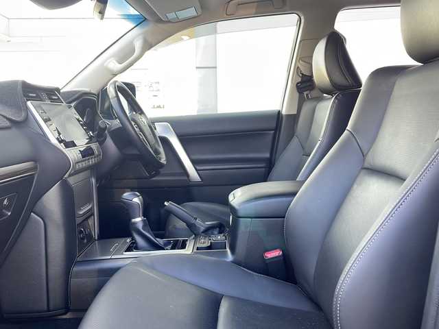 トヨタ ランドクルーザー プラド TX Lパッケージ 鳥取県 2023(令5)年 2万km ブラック ワンオーナー/7人乗り/WALD製20インチAW/サンルーフ/ブラックレザーシート/全方位カメラ/電子切替トランスファ/スマートキーx２個/ウッドコンビハンドル/メーカーナビゲーション/HDMI入力キッド/フルセグ・Bluetooth/TVキャンセラー/プリクラッシュセーフティ/レーンデパーチャー/レーダークルーズ/インテリソナー/オートハイビーム/前席パワーシート/サード電動格納シート/前席エアーシート/オートワイパー/オートライト/オートリトラクトミラー/LEDヘッドライト/LEDフォグ/ETCユニット/保証書・取説・スペアキー