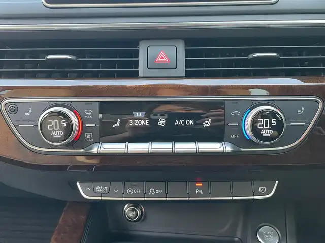 アウディ Ａ４ 2．0TFSI 東京都 2016(平28)年 7.2万km ミトスブラックメタリック 純正HDDナビ/・フルセグTV/・Bluetooth接続/・バックカメラ/・AM　FM/本革レザーシート（ベージュ）/・パワーシート/・シートヒーター/純正17インチAW/ETC/ドラレコ/コーナーセンサー/スマートキー/HIDヘッドランプ/オートライト/ABS/盗難防止/MTモード付AT/スペアキー/保証書＆取扱説明書