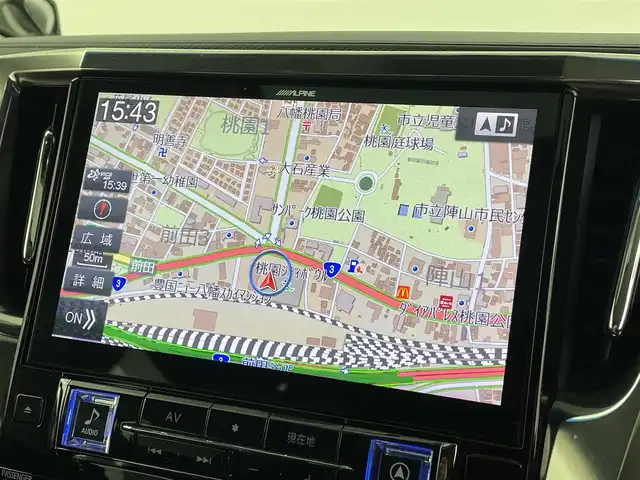 トヨタ ヴェルファイア Z Gエディション 福岡県 2017(平29)年 11.1万km ブラック サンルーフ　/アルパインフリップダウンモニター　/アルパイン１１型ナビ　/バックカメラ　/ＥＴＣ　/レーダークルコン　/コーナーセンサー　/衝突被害軽減　/両側電動スライドドア　/パワーバックドア　/ステアリングヒーター/ハーフレザーシート/シートメモリー