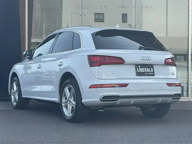アウディ Ｑ５ 2．0TFSIクワトロ スポーツ 鹿児島県 2019(令1)年 5.1万km 白 禁煙車/純正ナビ/Bluetooth/バックカメラ/ETC/ドライブレコーダー/ハーフレザーシート/4WD/電動リアゲート/純正フロアマット/純正19インチアルミホイール/パワーシート