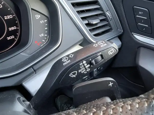 アウディ Ｑ５ 2．0TFSIクワトロ スポーツ 鹿児島県 2019(令1)年 5.1万km 白 禁煙車/純正ナビ/Bluetooth/バックカメラ/ETC/ドライブレコーダー/ハーフレザーシート/4WD/電動リアゲート/純正フロアマット/純正19インチアルミホイール/パワーシート