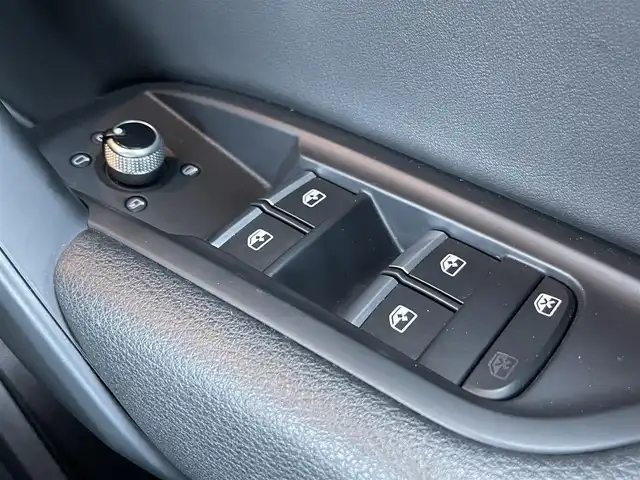 アウディ Ｑ５ 2．0TFSIクワトロ スポーツ 鹿児島県 2019(令1)年 5.1万km 白 禁煙車/純正ナビ/Bluetooth/バックカメラ/ETC/ドライブレコーダー/ハーフレザーシート/4WD/電動リアゲート/純正フロアマット/純正19インチアルミホイール/パワーシート