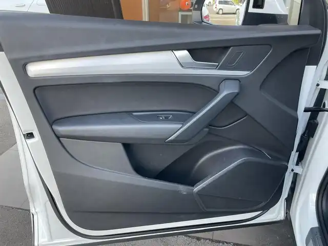 アウディ Ｑ５ 2．0TFSIクワトロ スポーツ 鹿児島県 2019(令1)年 5.1万km 白 禁煙車/純正ナビ/Bluetooth/バックカメラ/ETC/ドライブレコーダー/ハーフレザーシート/4WD/電動リアゲート/純正フロアマット/純正19インチアルミホイール/パワーシート