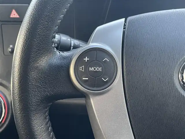 トヨタ アクア G ブラックソフトレザーセレ 山形県 2013(平25)年 3.8万km シルバーM 純正SDナビ/　　【CD DVD BT フルセグ USB】/バックカメラ/LEDオートライト/ブラックソフトレザーシート/15インチアルミホイール/アイドリングストップ/ステアリングスイッチ/電動格納ウインカーミラー/純正フロアマット/ドアバイザー/スマートキー