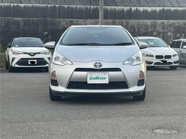 トヨタ アクア G ブラックソフトレザーセレ 山形県 2013(平25)年 3.8万km シルバーM 純正SDナビ/　　【CD DVD BT フルセグ USB】/バックカメラ/LEDオートライト/ブラックソフトレザーシート/15インチアルミホイール/アイドリングストップ/ステアリングスイッチ/電動格納ウインカーミラー/純正フロアマット/ドアバイザー/スマートキー