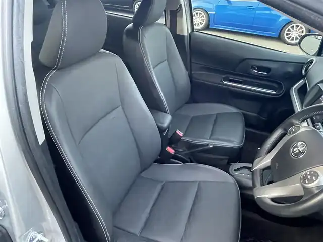 トヨタ アクア G ブラックソフトレザーセレ 山形県 2013(平25)年 3.8万km シルバーM 純正SDナビ/　　【CD DVD BT フルセグ USB】/バックカメラ/LEDオートライト/ブラックソフトレザーシート/15インチアルミホイール/アイドリングストップ/ステアリングスイッチ/電動格納ウインカーミラー/純正フロアマット/ドアバイザー/スマートキー