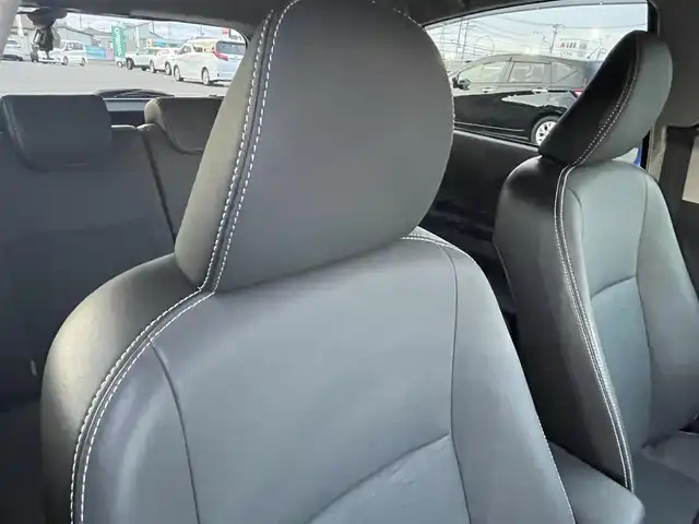 トヨタ アクア G ブラックソフトレザーセレ 山形県 2013(平25)年 3.8万km シルバーM 純正SDナビ/　　【CD DVD BT フルセグ USB】/バックカメラ/LEDオートライト/ブラックソフトレザーシート/15インチアルミホイール/アイドリングストップ/ステアリングスイッチ/電動格納ウインカーミラー/純正フロアマット/ドアバイザー/スマートキー