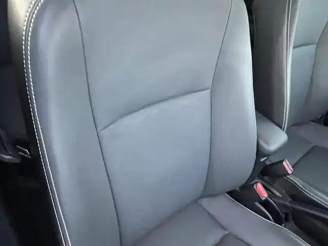 トヨタ アクア G ブラックソフトレザーセレ 山形県 2013(平25)年 3.8万km シルバーM 純正SDナビ/　　【CD DVD BT フルセグ USB】/バックカメラ/LEDオートライト/ブラックソフトレザーシート/15インチアルミホイール/アイドリングストップ/ステアリングスイッチ/電動格納ウインカーミラー/純正フロアマット/ドアバイザー/スマートキー