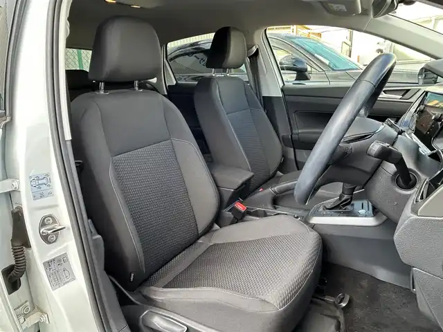 フォルクスワーゲン ＶＷ ポロ TSIコンフォートライン 福島県 2021(令3)年 2.4万km ピュアホワイト ワンオーナー/プリクラッシュブレーキシステム/プロアクティブオキュパントプロテクション/純正SDナビゲーション/【フルセグTV/Bluetooth/App connect】/ETC2.0/リアビューカメラ/LEDヘッドライト/・オートライト/スマートキー/・プッシュスタート/電動格納ミラー/・ヒーテッドドアミラー/純正フロアマット/取扱説明書/新車時保証書